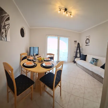 Apartament T & I