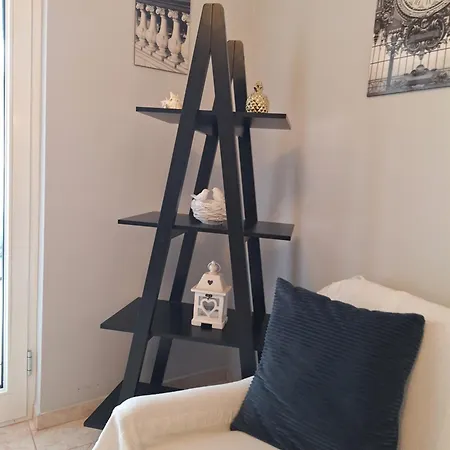 T & I Lägenhet *