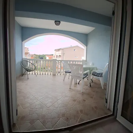 T & I Apartment *