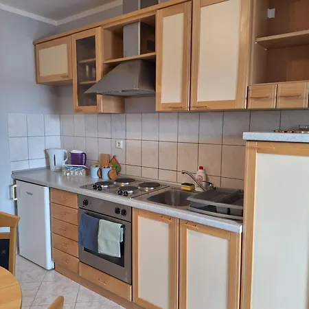 Apartment T & I *